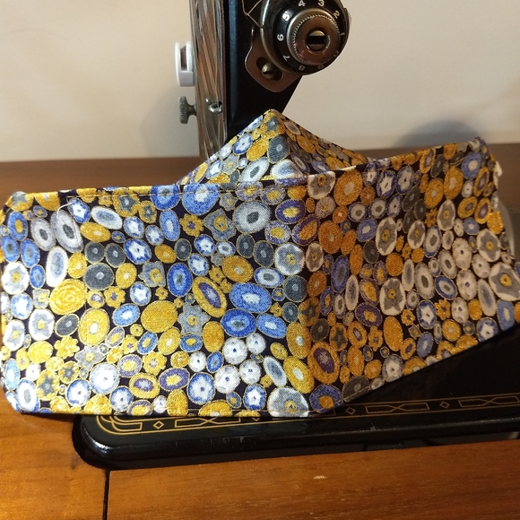 Specialty cotton print face masks - Picture 9 of 10